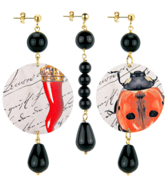 composition-the-circle-horn-and-ladybug-black-stone
