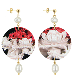 white-coral-flower-with-pearl-stone