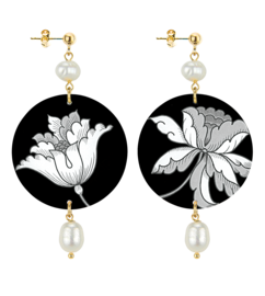 fiore-bianco-fondo-perla-pietra-perla