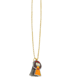 necklace-with-girls-and-gray-nappa